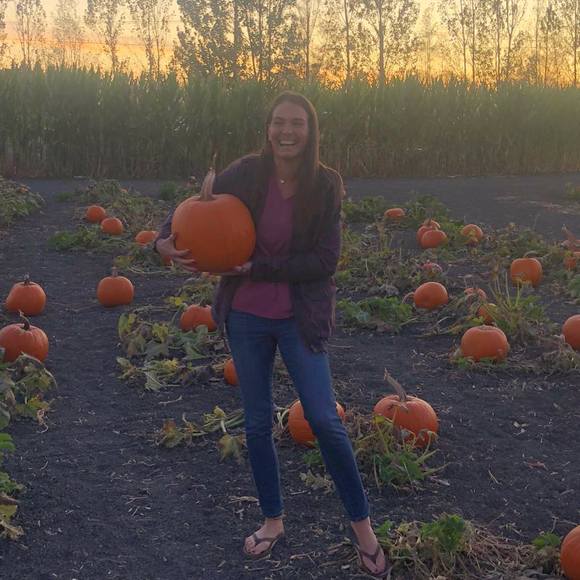 Meet your Posher, Lindsey - Picture 1 of 1